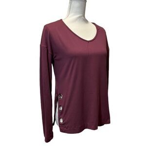 Moral Fiber V-Neck Top with Metal‎ Grommets at Hem Slit in Merlot Size Small